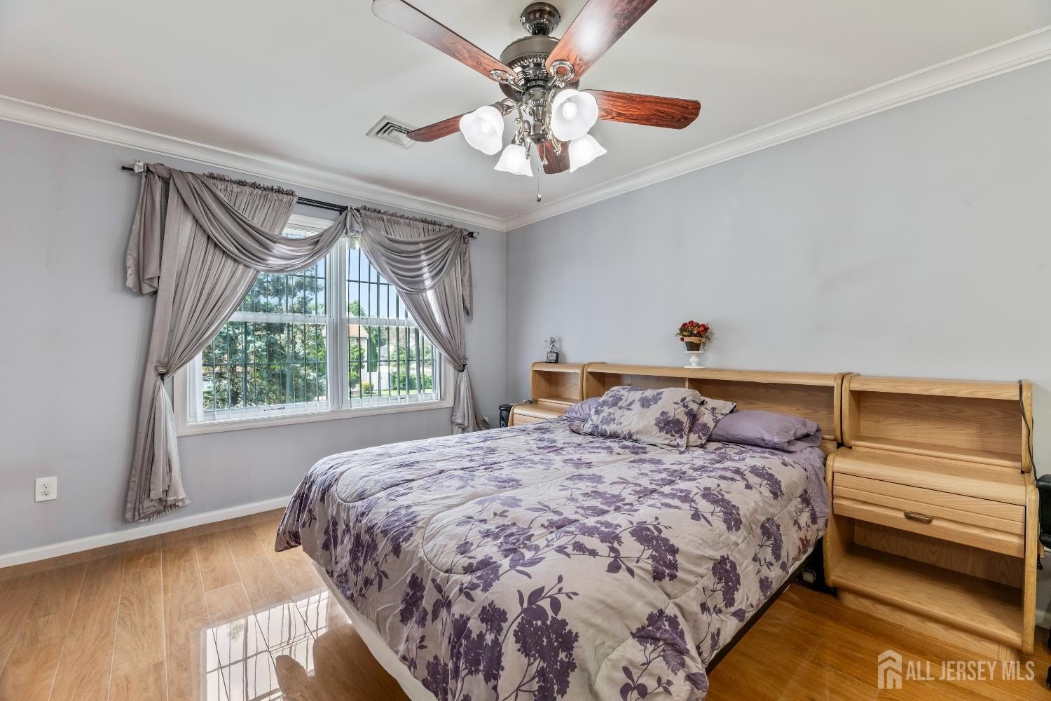 Edison, New Jersey, 08820, United States, 4 Bedrooms Bedrooms, ,2 BathroomsBathrooms,Residential,For Sale,1921725
