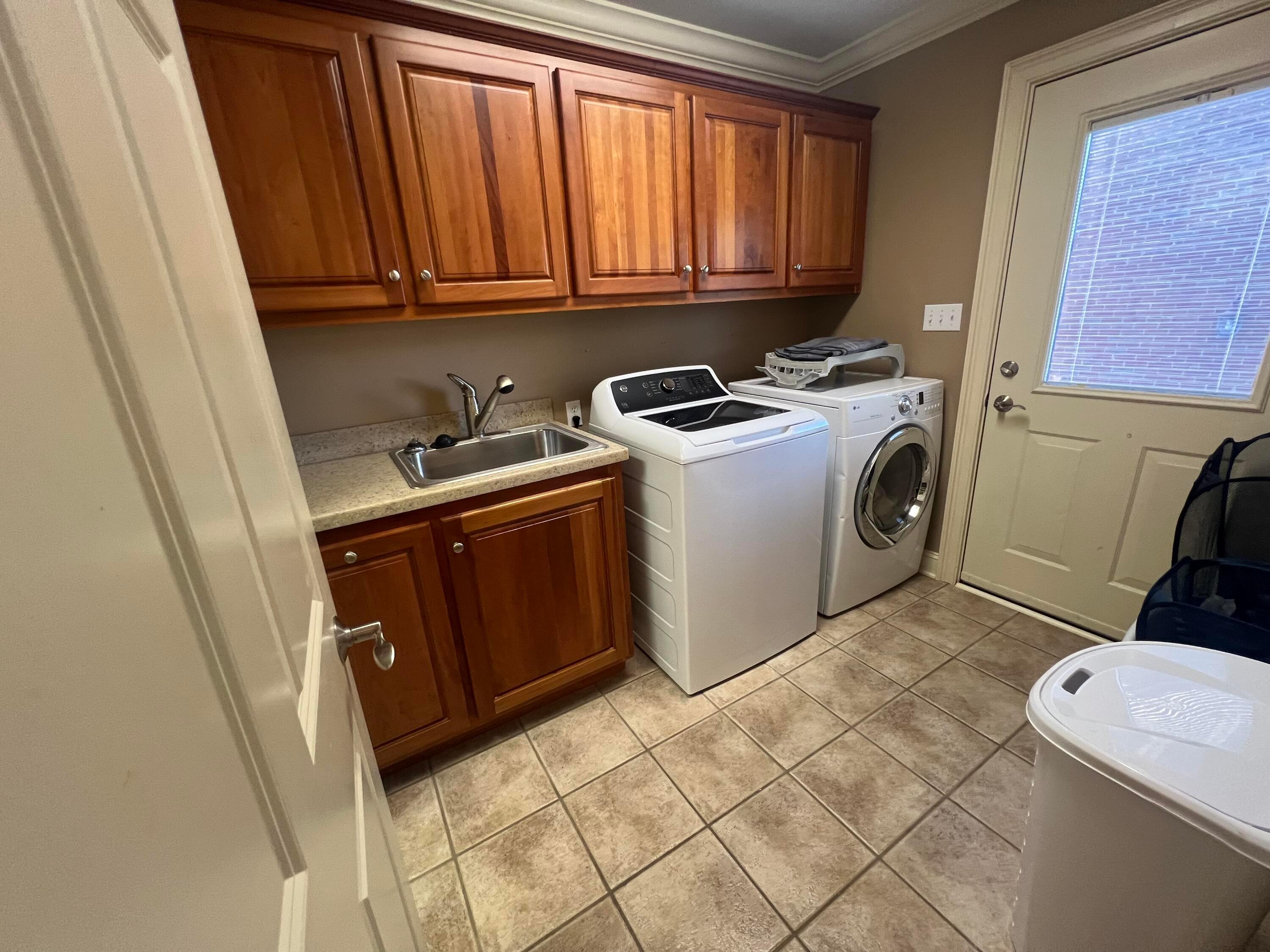 Tupelo, Mississippi, 38801, United States, 4 Bedrooms Bedrooms, ,6 BathroomsBathrooms,Residential,For Sale,1787715