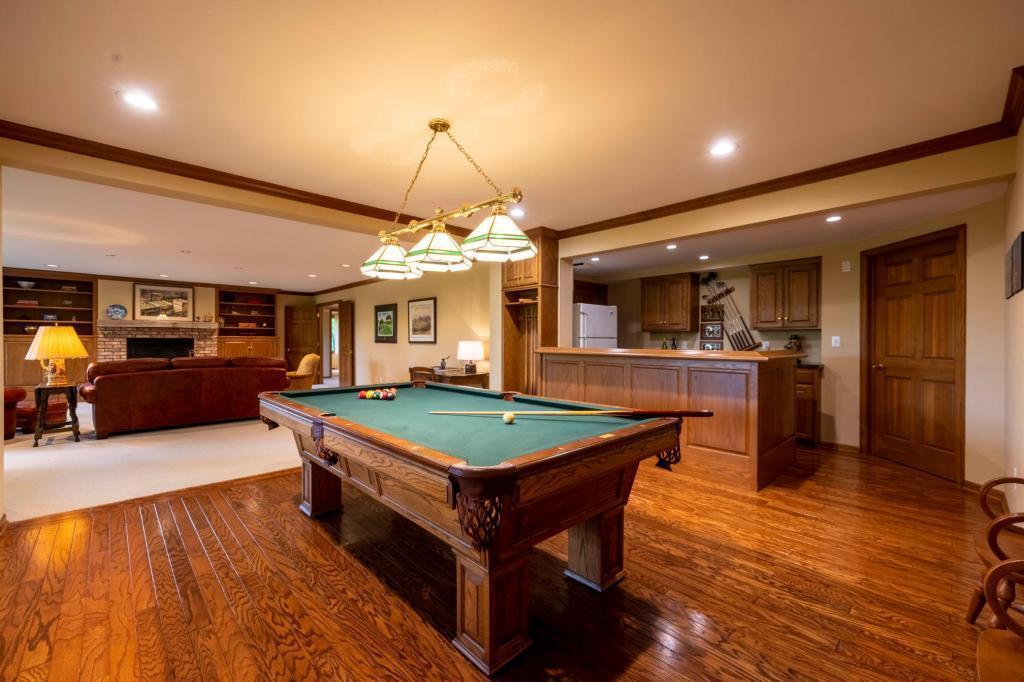 Mendota Heights, Minnesota, 55118, United States, 4 Bedrooms Bedrooms, ,3 BathroomsBathrooms,Residential,For Sale,1836960