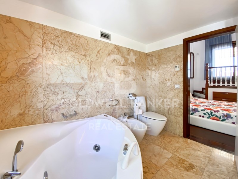Roses, Catalonia, ES, 4 Bedrooms Bedrooms, ,4 BathroomsBathrooms,Residential,For Sale,1625135