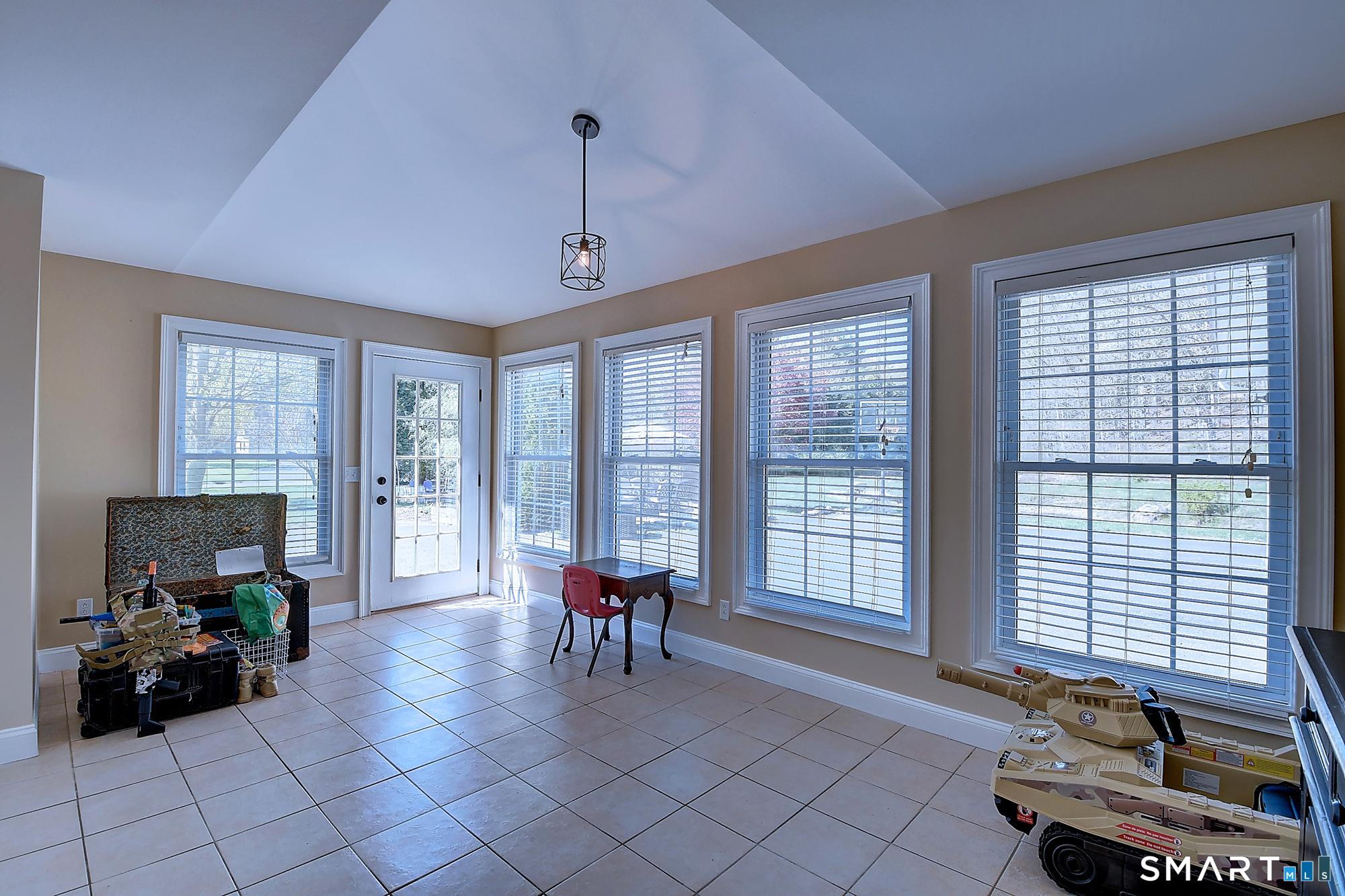 223, Connecticut, 06035, United States, 4 Bedrooms Bedrooms, ,3 BathroomsBathrooms,Residential,For Sale,2042939