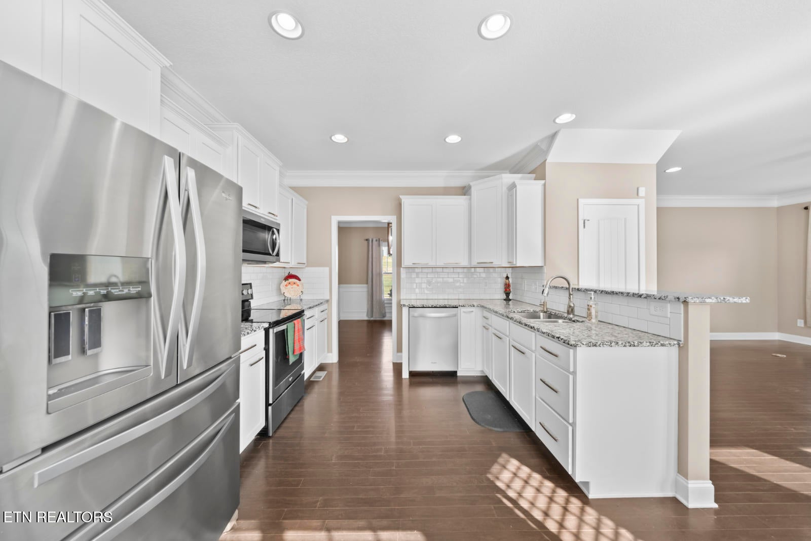 Oak Ridge, Tennessee, 37830, United States, 4 Bedrooms Bedrooms, ,3 BathroomsBathrooms,Residential,For Sale,2003025