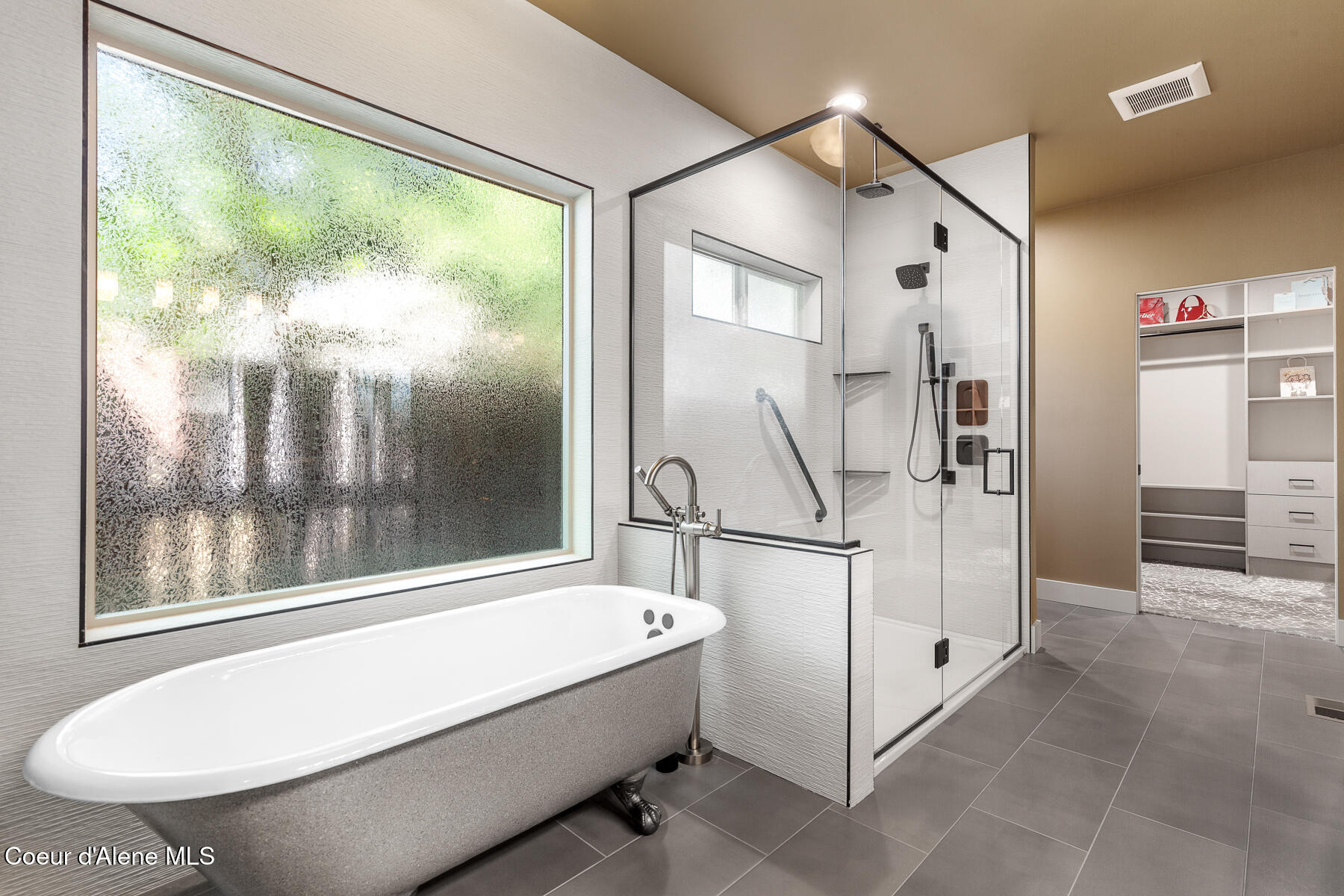 Coeur d'Alene, Idaho, 83814, United States, 4 Bedrooms Bedrooms, ,5 BathroomsBathrooms,Residential,For Sale,2037793