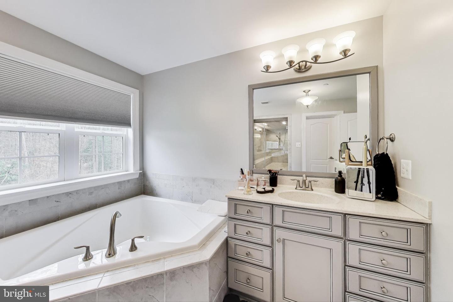 Indian Head, Maryland, 20640, United States, 5 Bedrooms Bedrooms, ,4 BathroomsBathrooms,Residential,For Sale,1859708