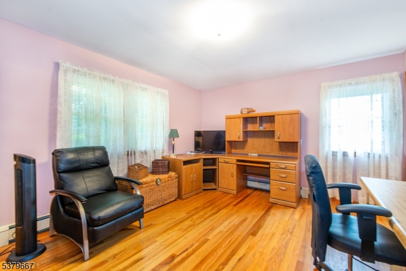 Parsippany-Troy Hills Twp., New Jersey, 07950, United States, 3 Bedrooms Bedrooms, ,4 BathroomsBathrooms,Residential,For Sale,1926193