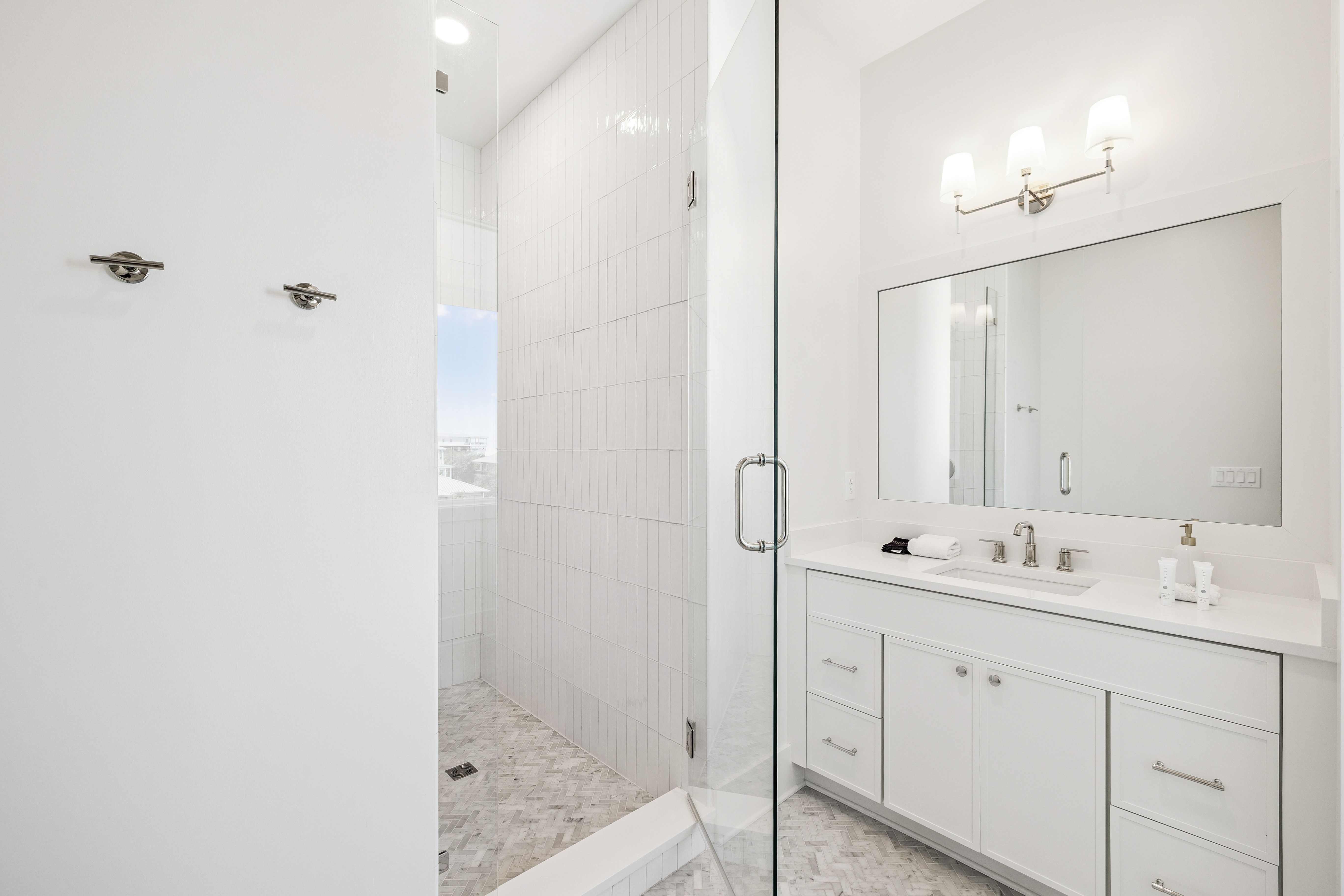  Contemporary Coastal Retreat With Deeded Beach Access - 物件實景