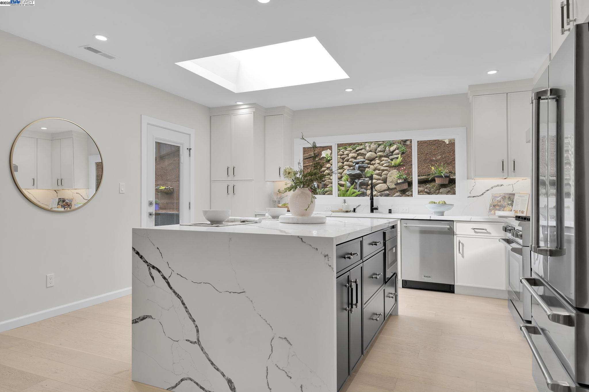 Kentfield, California, 94904, United States, 4 Bedrooms Bedrooms, ,3 BathroomsBathrooms,Residential,For Sale,1837113