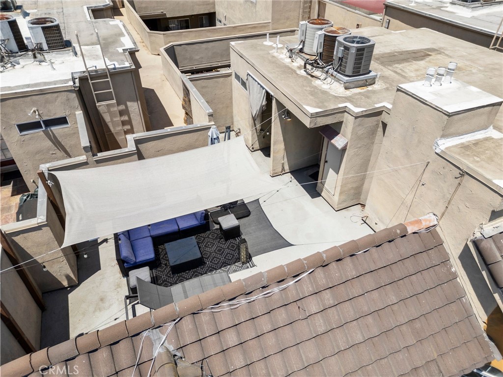 Sherman Oaks, California, 91423, United States, 2 Bedrooms Bedrooms, ,2 BathroomsBathrooms,Residential,For Sale,1708509