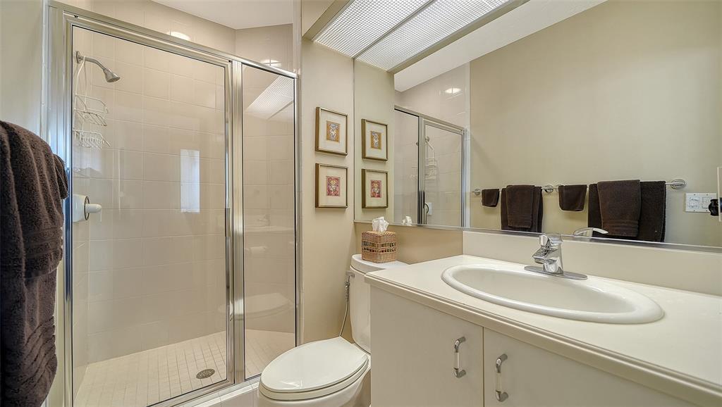 Longboat Key, Florida, 34228, United States, 2 Bedrooms Bedrooms, ,3 BathroomsBathrooms,Residential,For Sale,1989071