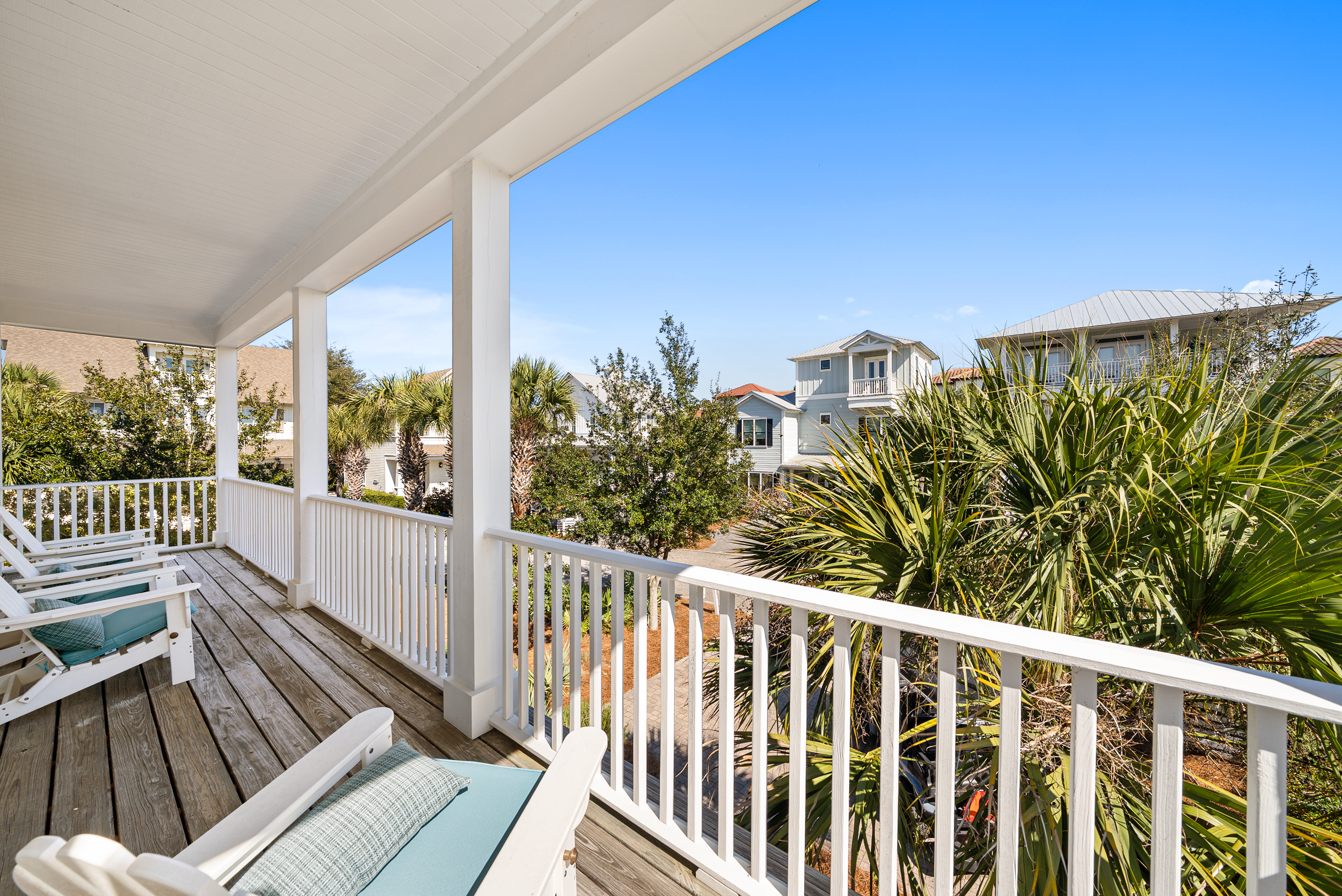  Three-Story Beach Retreat Near Public Beach Access And Local Favorites - 物件實景