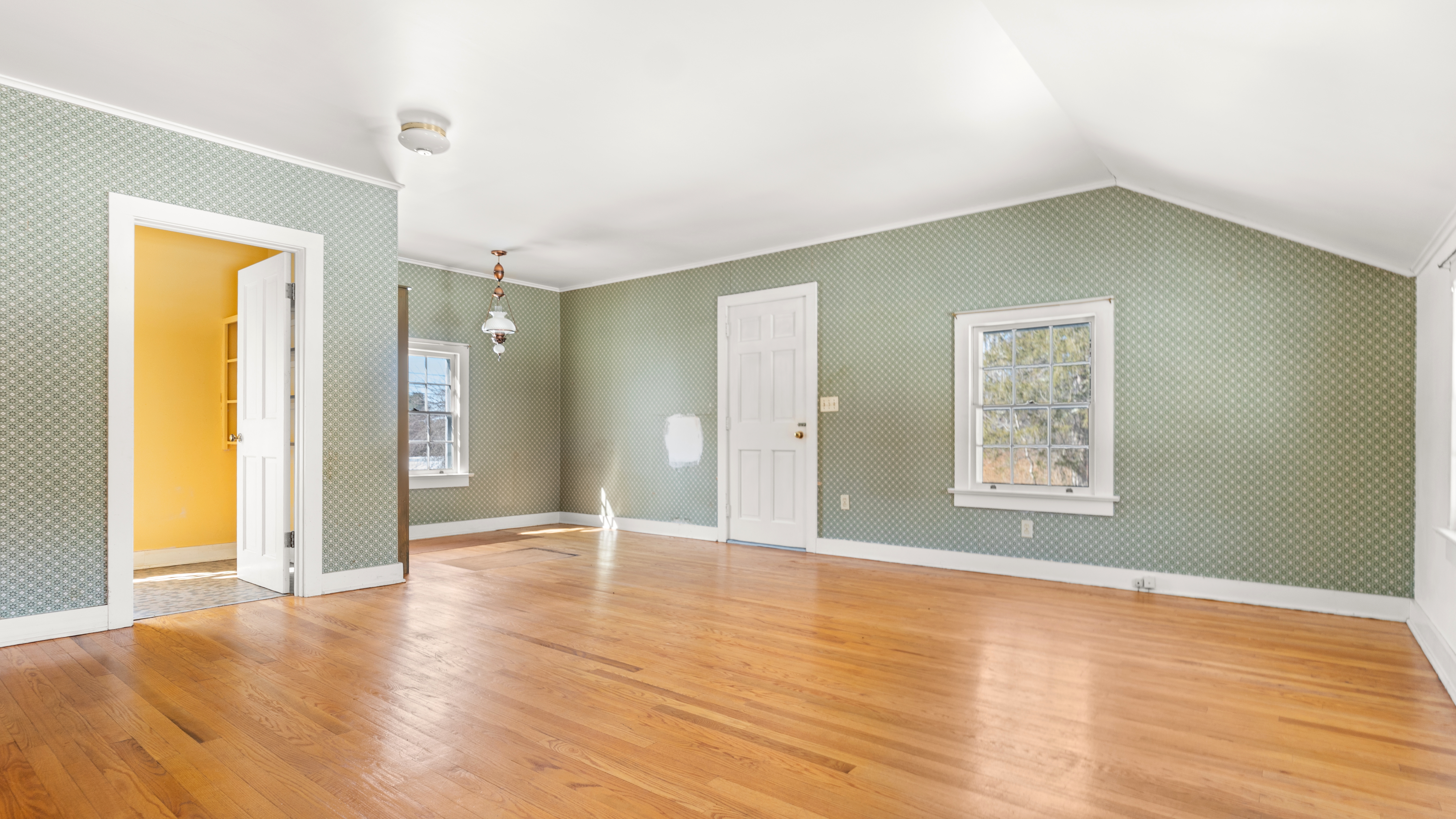  Richmond Estate Near Tanglewood: 5+ Acres, Pond Access, & Bonus Suite - 物件實景
