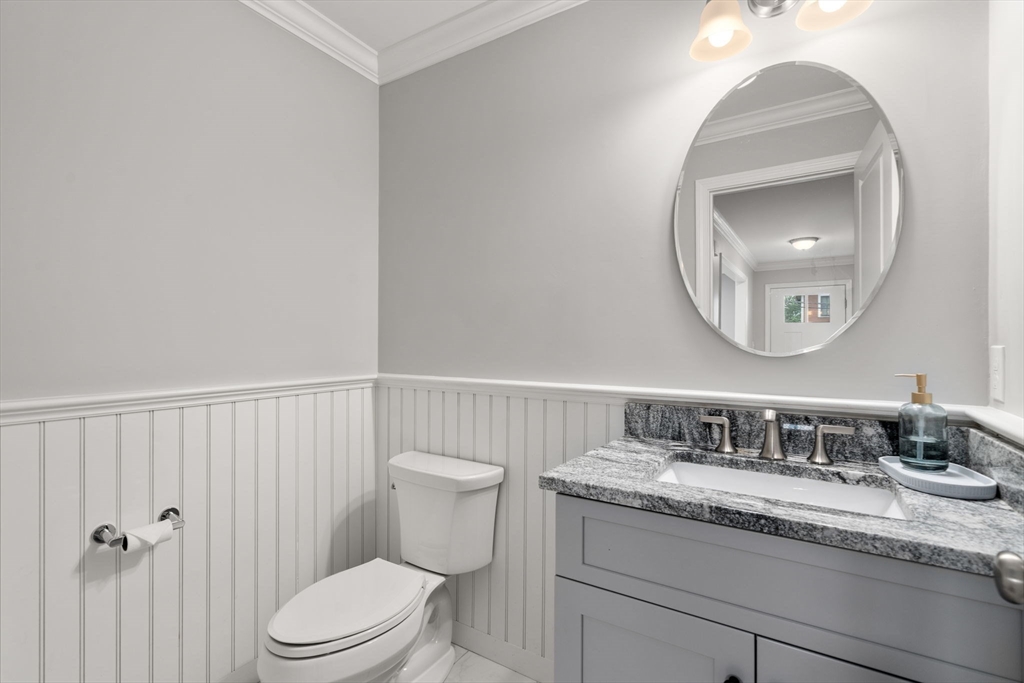 Waltham, Massachusetts, 02453, United States, 4 Bedrooms Bedrooms, ,5 BathroomsBathrooms,Residential,For Sale,1927253