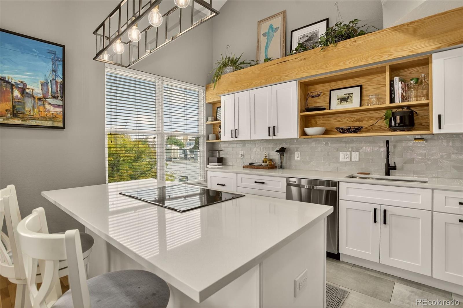 Denver, Colorado, 80218, United States, 2 Bedrooms Bedrooms, ,1 BathroomBathrooms,Residential,For Sale,1992053