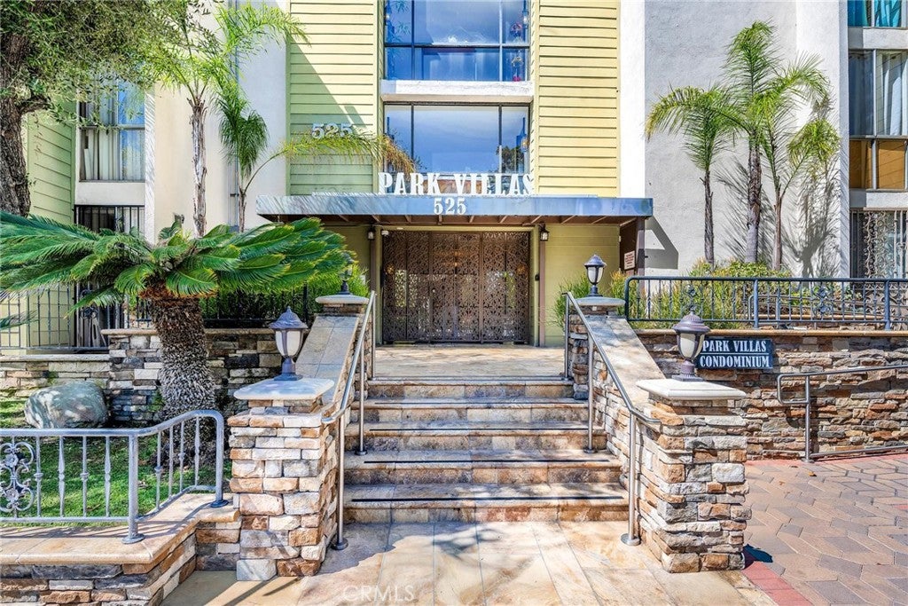 Ardmore Ave, Los Angeles, CA 90020