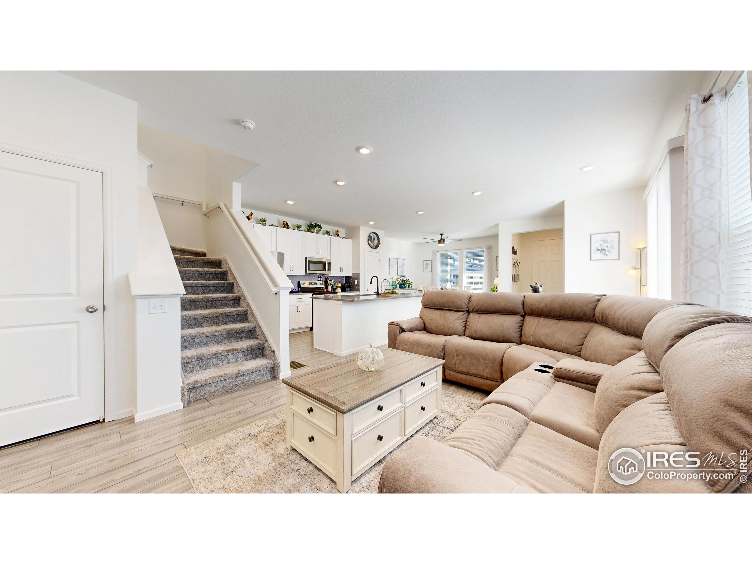 Commerce City, Colorado, 80022, United States, 3 Bedrooms Bedrooms, ,2 BathroomsBathrooms,Residential,For Sale,1987529