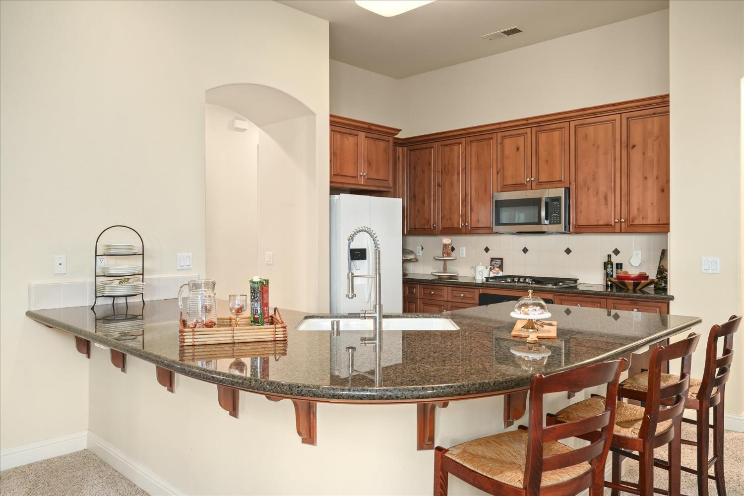 Clovis, California, 93619, United States, 3 Bedrooms Bedrooms, ,2 BathroomsBathrooms,Residential,For Sale,1942854