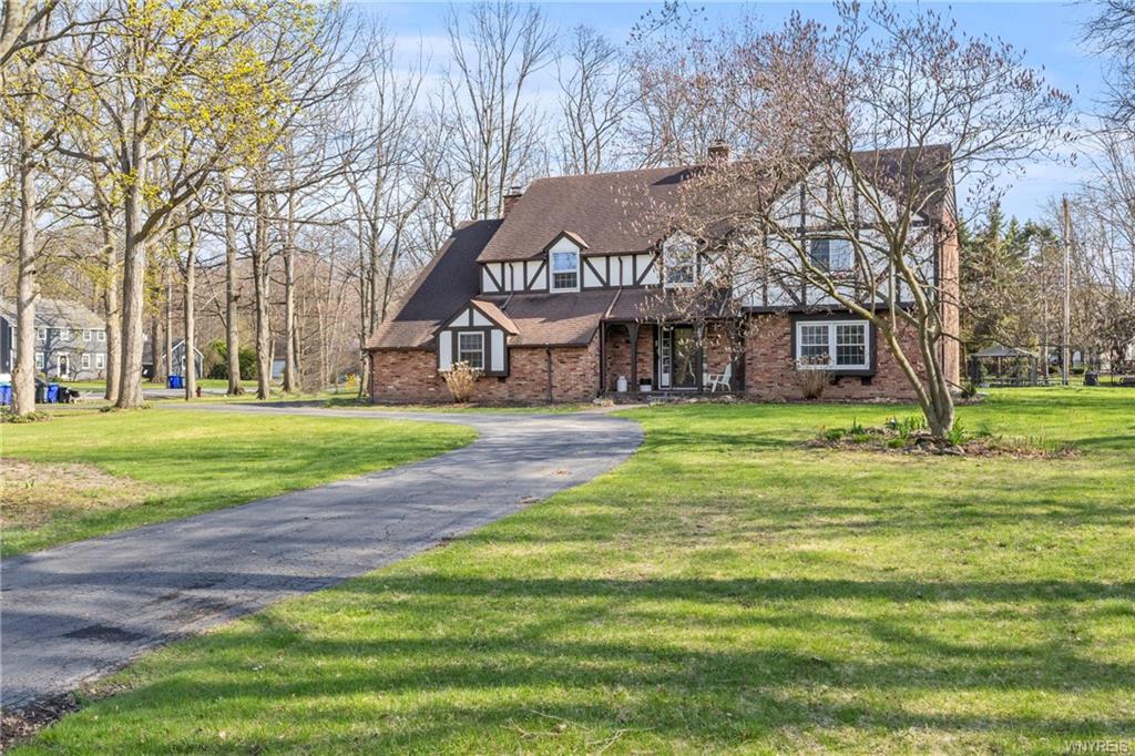 Lewiston, New York, 14092, United States, 5 Bedrooms Bedrooms, ,3 BathroomsBathrooms,Residential,For Sale,1849954