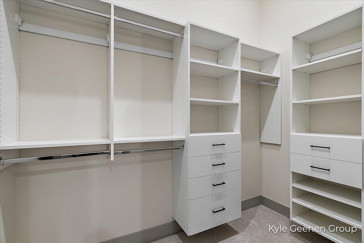 Holland, Michigan, 49423, United States, 2 Bedrooms Bedrooms, ,3 BathroomsBathrooms,Residential,For Sale,1827705