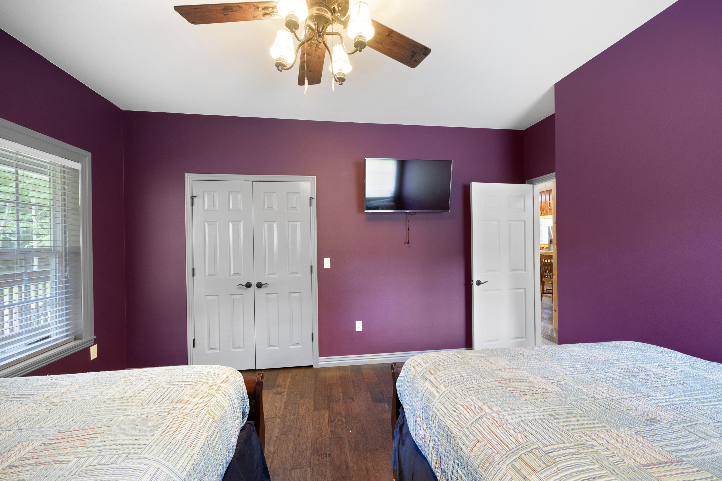 Pettigrew, Arkansas, 72752, United States, 5 Bedrooms Bedrooms, ,4 BathroomsBathrooms,Residential,For Sale,1826540