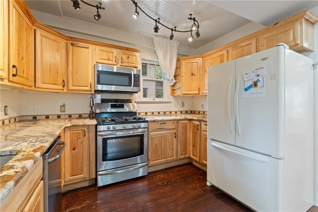 Eureka Springs, Arkansas, 752632, United States, 2 Bedrooms Bedrooms, ,3 BathroomsBathrooms,Residential,For Sale,1980182