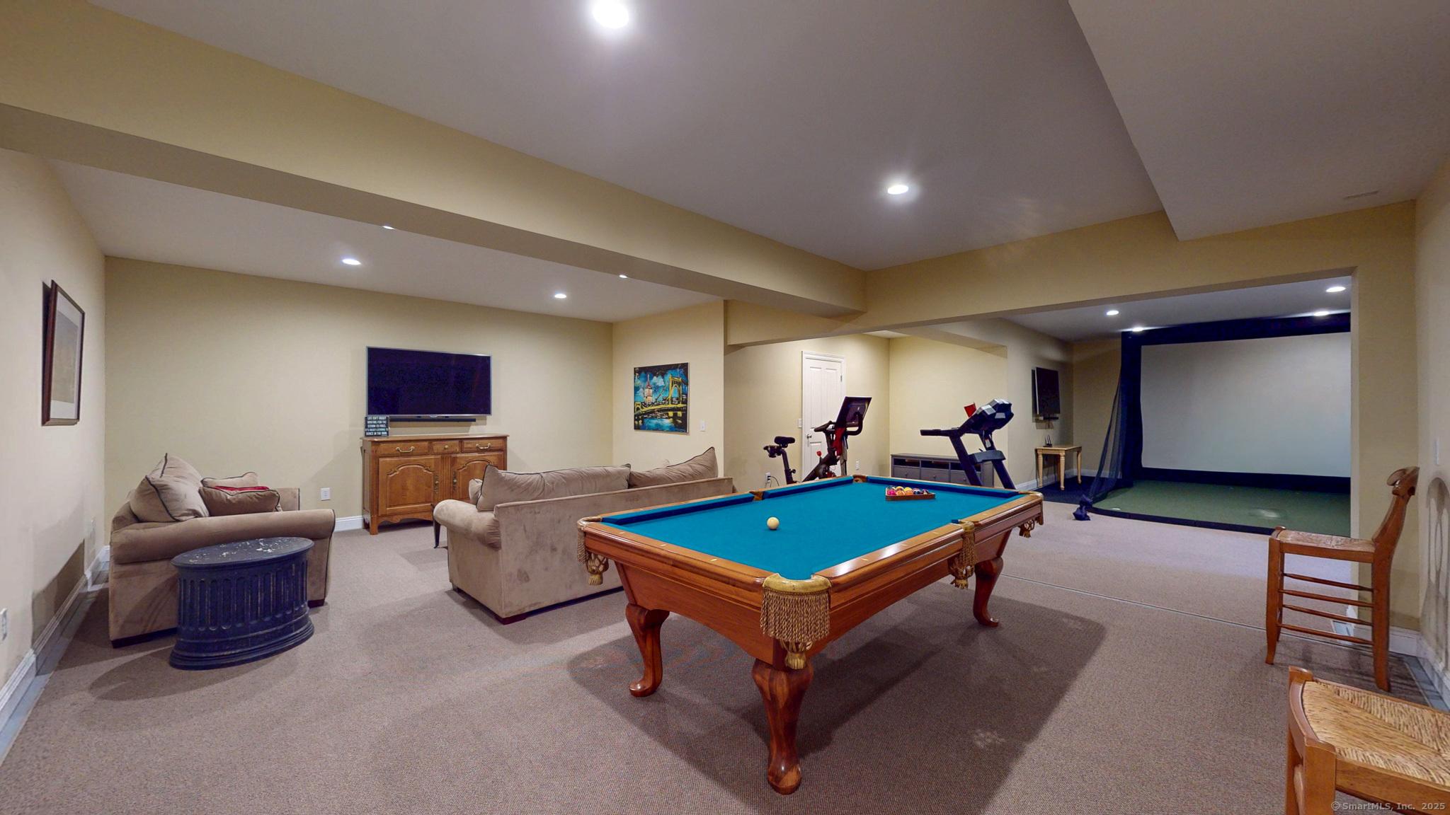 Farmington, Connecticut, 06032, United States, 5 Bedrooms Bedrooms, ,6 BathroomsBathrooms,Residential,For Sale,1943885