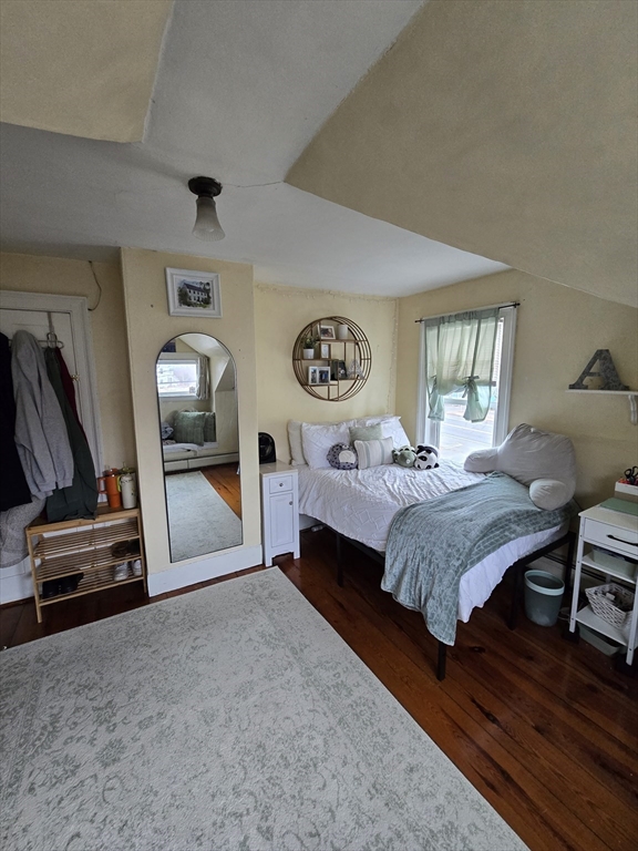 Amherst, Massachusetts, 01002, United States, 5 Bedrooms Bedrooms, ,2 BathroomsBathrooms,Residential,For Sale,1979386