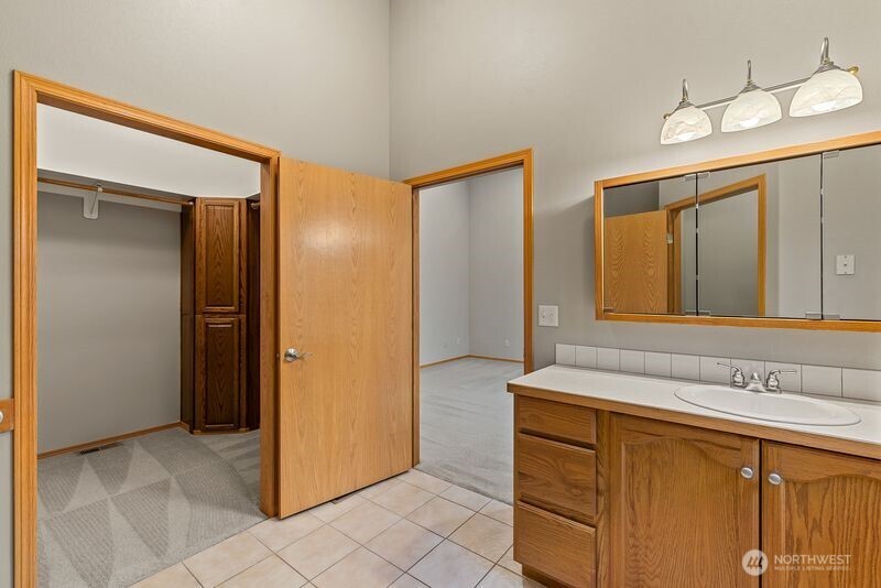 Wenatchee, Washington, 98801, United States, 3 Bedrooms Bedrooms, ,1 BathroomBathrooms,Residential,For Sale,1989040