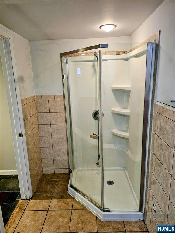 Clifton, New Jersey, 07012, United States, 6 Bedrooms Bedrooms, ,4 BathroomsBathrooms,Residential,For Sale,1984082