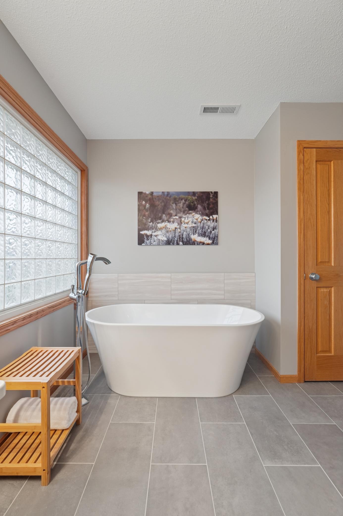 Hudson, Wisconsin, 54016, United States, 5 Bedrooms Bedrooms, ,3 BathroomsBathrooms,Residential,For Sale,1989559