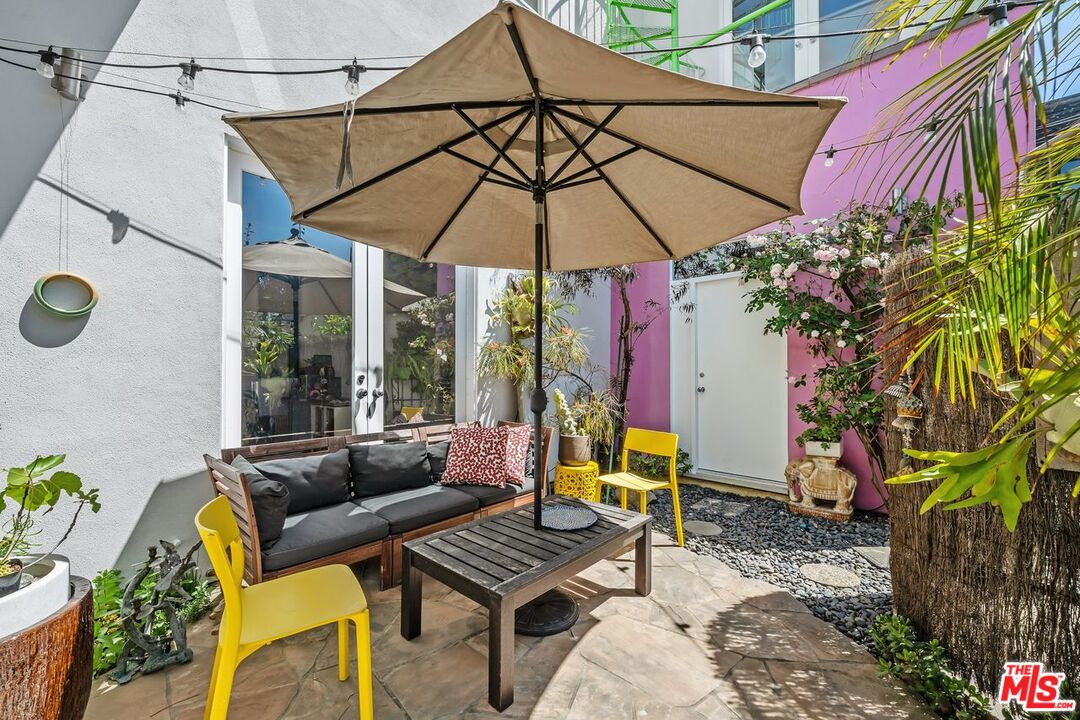 Venice, California, 90291, United States, 4 Bedrooms Bedrooms, ,4 BathroomsBathrooms,Residential,For Sale,1926607