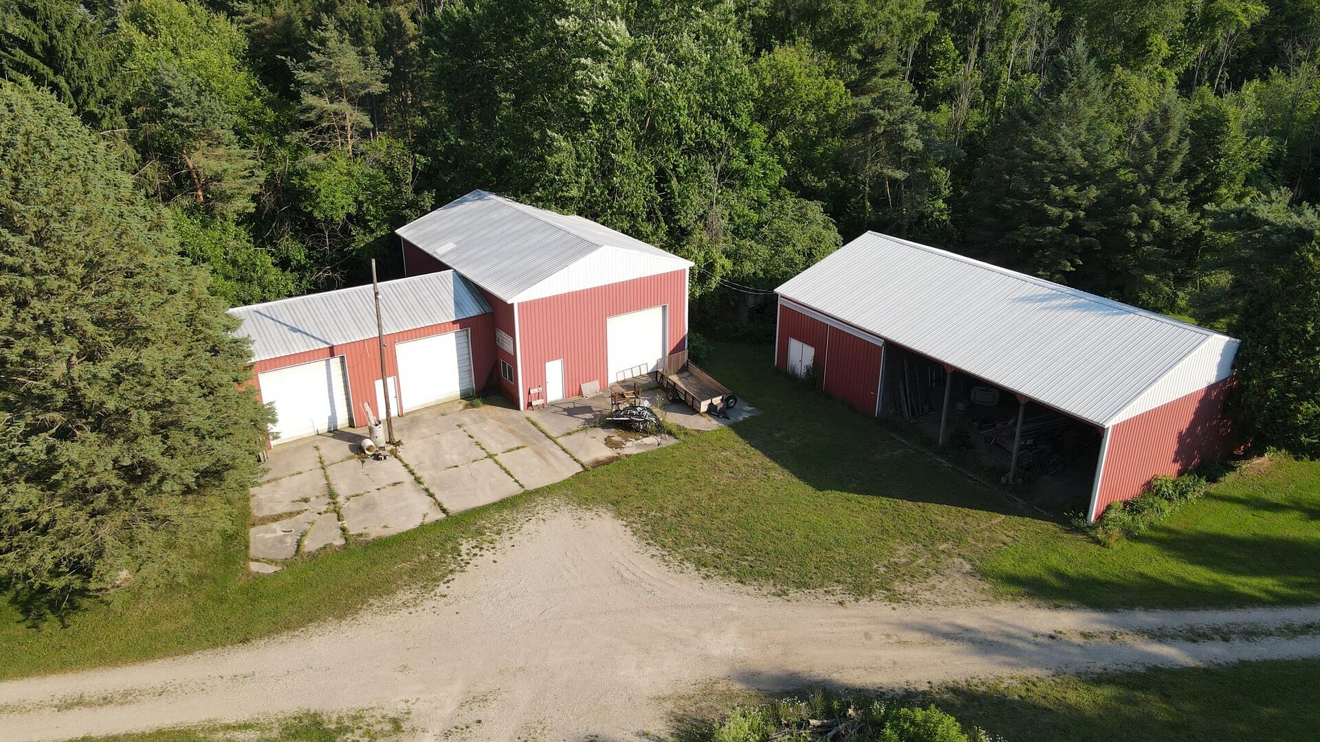 Portland, Michigan, 48875, United States, 5 Bedrooms Bedrooms, ,4 BathroomsBathrooms,Residential,For Sale,1928333