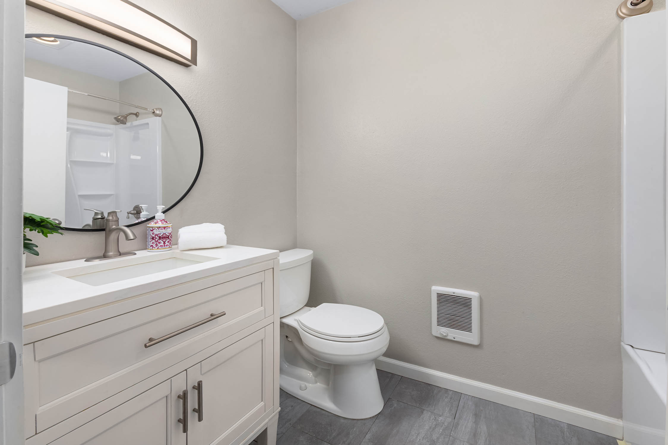  9630 NE 35th Place, Clyde Hill, WA 98004 - 物件實景