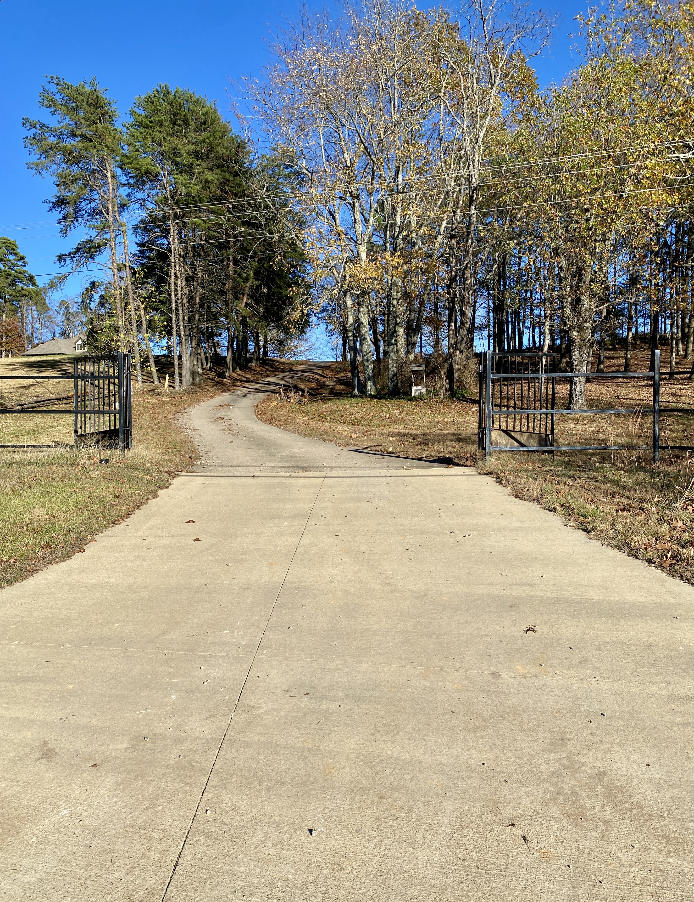 Ozone, Arkansas, 72854, United States, 5 Bedrooms Bedrooms, ,4 BathroomsBathrooms,Residential,For Sale,1943297