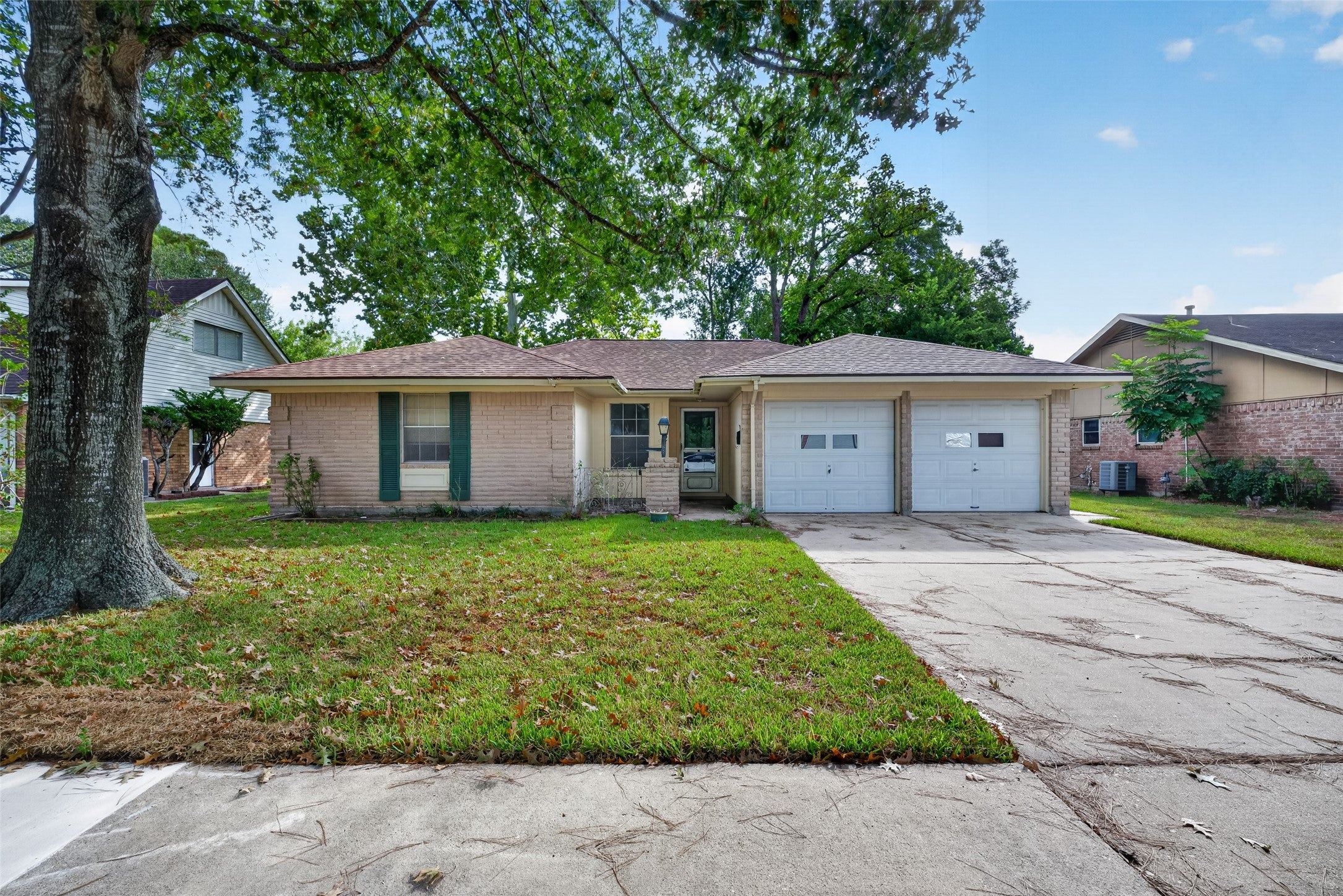 Livingston Dr, Pearland, TX 77584 #1
