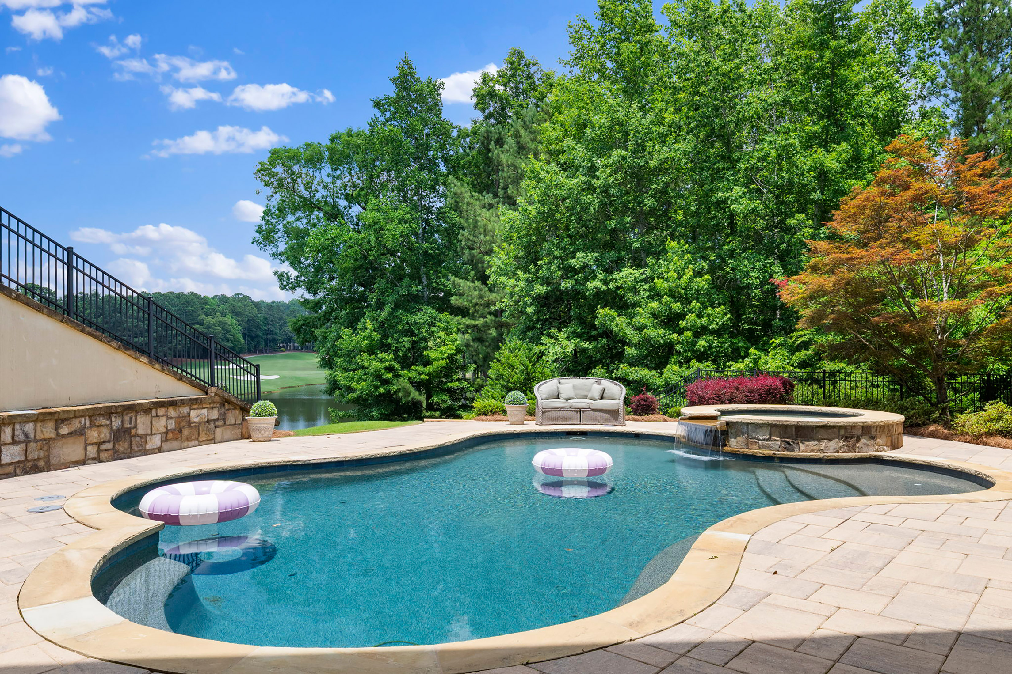  Extraordinary European Manor on Picturesque Cul-de-sac with Lake and Golf Views - 物件實景