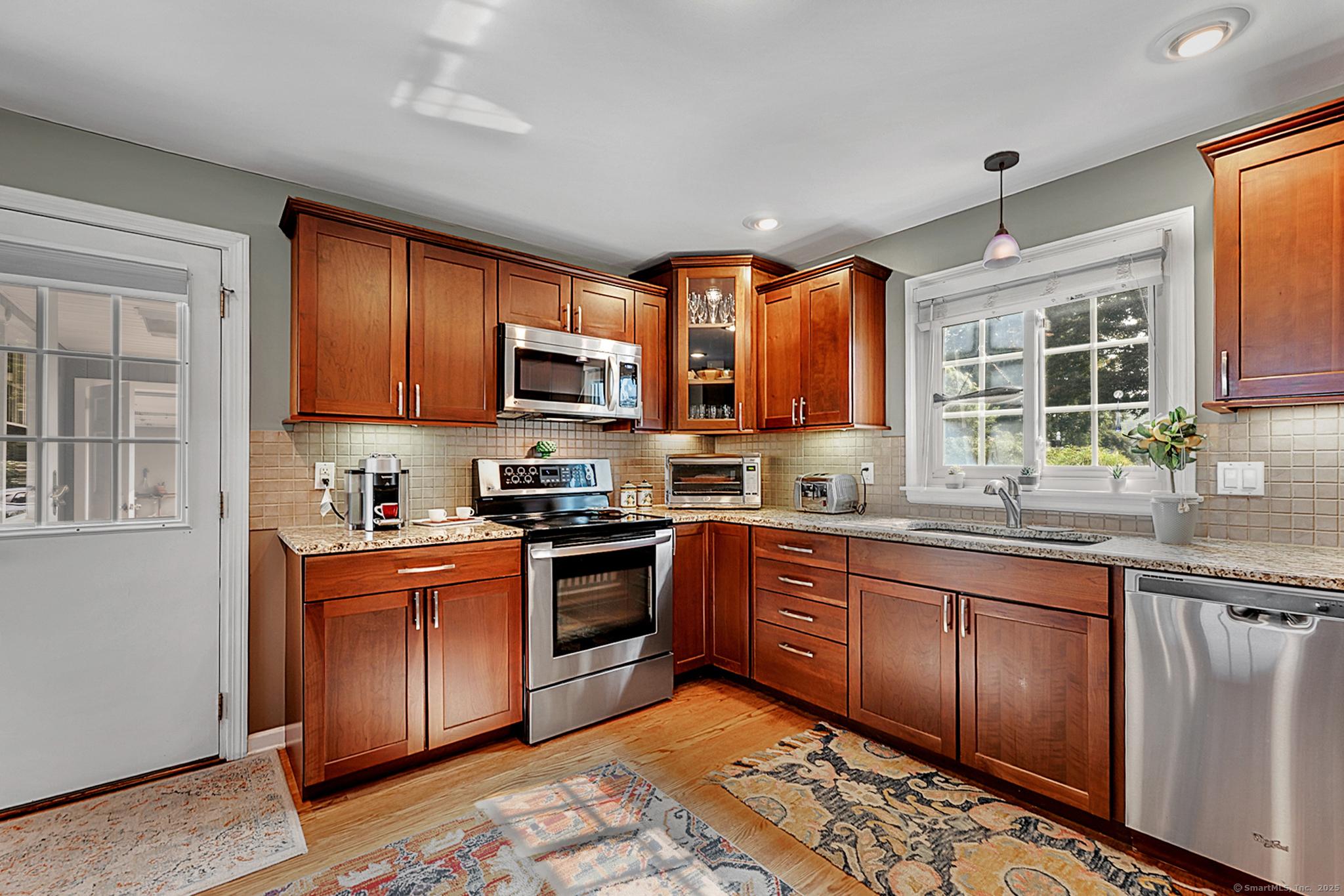 Middletown, Connecticut, 06457, United States, 4 Bedrooms Bedrooms, ,2 BathroomsBathrooms,Residential,For Sale,1920359