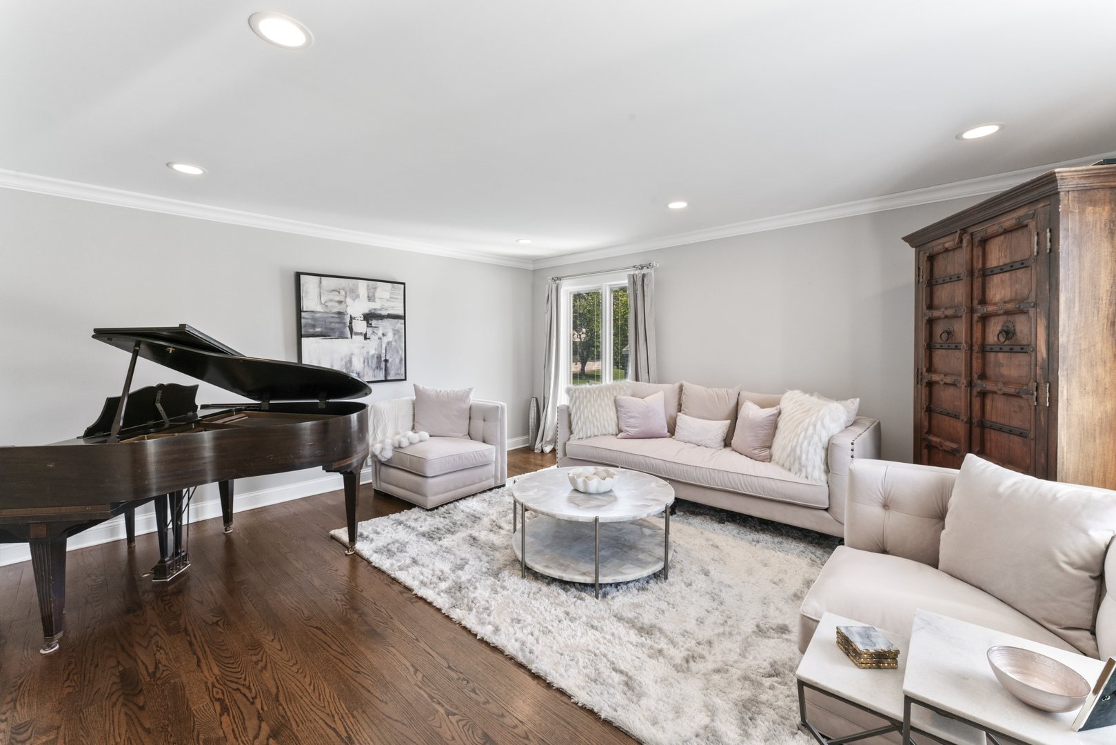 Palatine, Illinois, 60067, United States, 4 Bedrooms Bedrooms, ,4 BathroomsBathrooms,Residential,For Sale,1921870