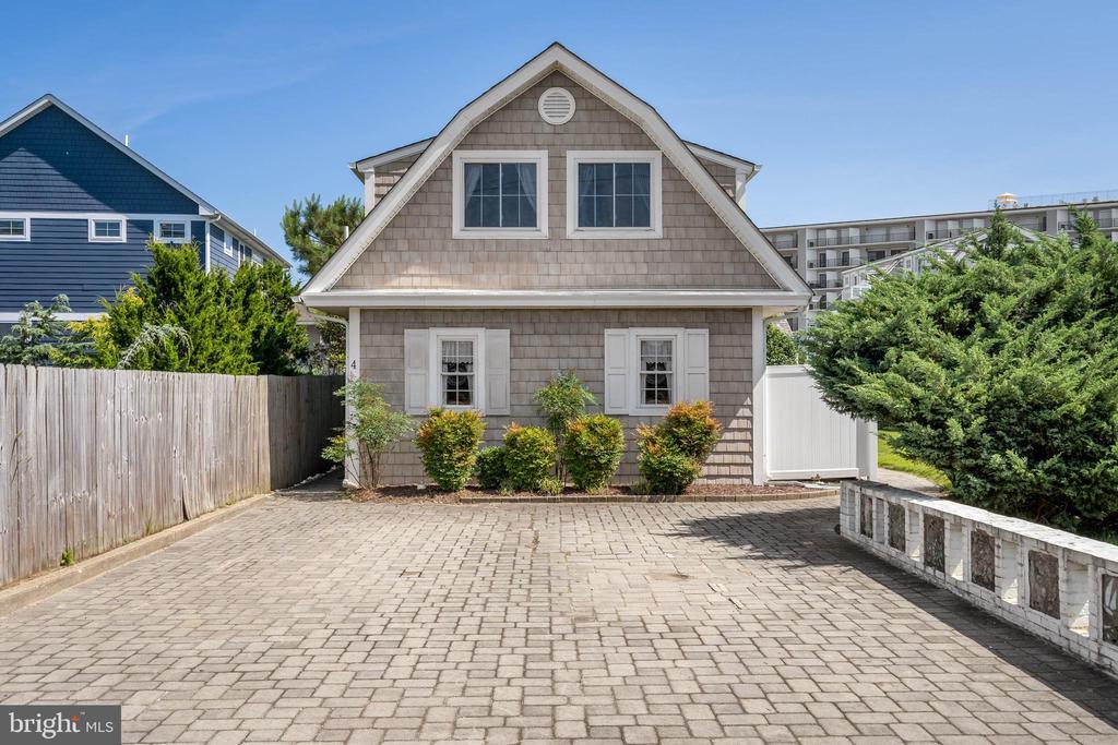 Rehoboth Beach, Delaware, 19971, United States, 4 Bedrooms Bedrooms, ,2 BathroomsBathrooms,Residential,For Sale,1901168