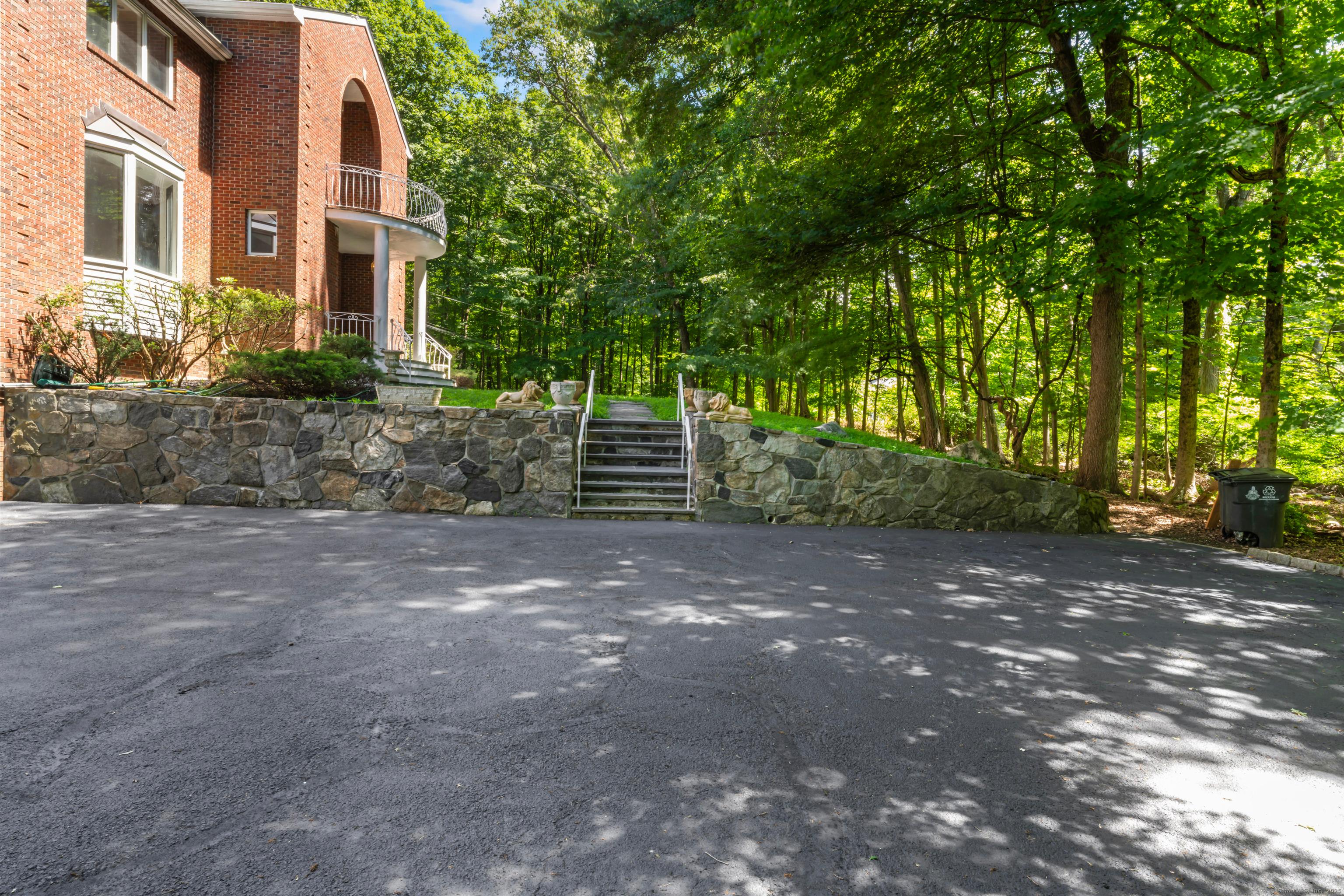 Stamford, Connecticut, 06903, United States, 4 Bedrooms Bedrooms, ,4 BathroomsBathrooms,Residential,For Sale,1987323