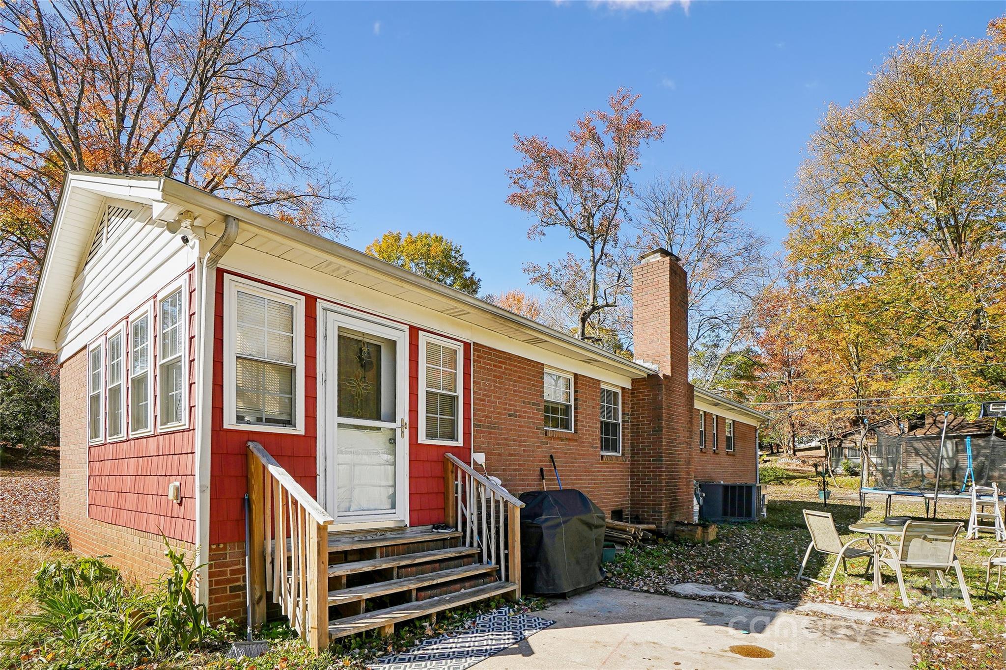 Charlotte, North Carolina, 28227, United States, 5 Bedrooms Bedrooms, ,4 BathroomsBathrooms,Residential,For Sale,1995708