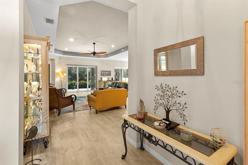 Sarasota, Florida, 34243, United States, 3 Bedrooms Bedrooms, ,2 BathroomsBathrooms,Residential,For Sale,1917004