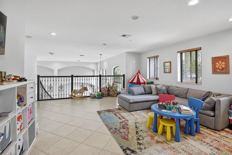 Miramar, Florida, 33027, United States, 5 Bedrooms Bedrooms, ,3 BathroomsBathrooms,Residential,For Sale,1987631