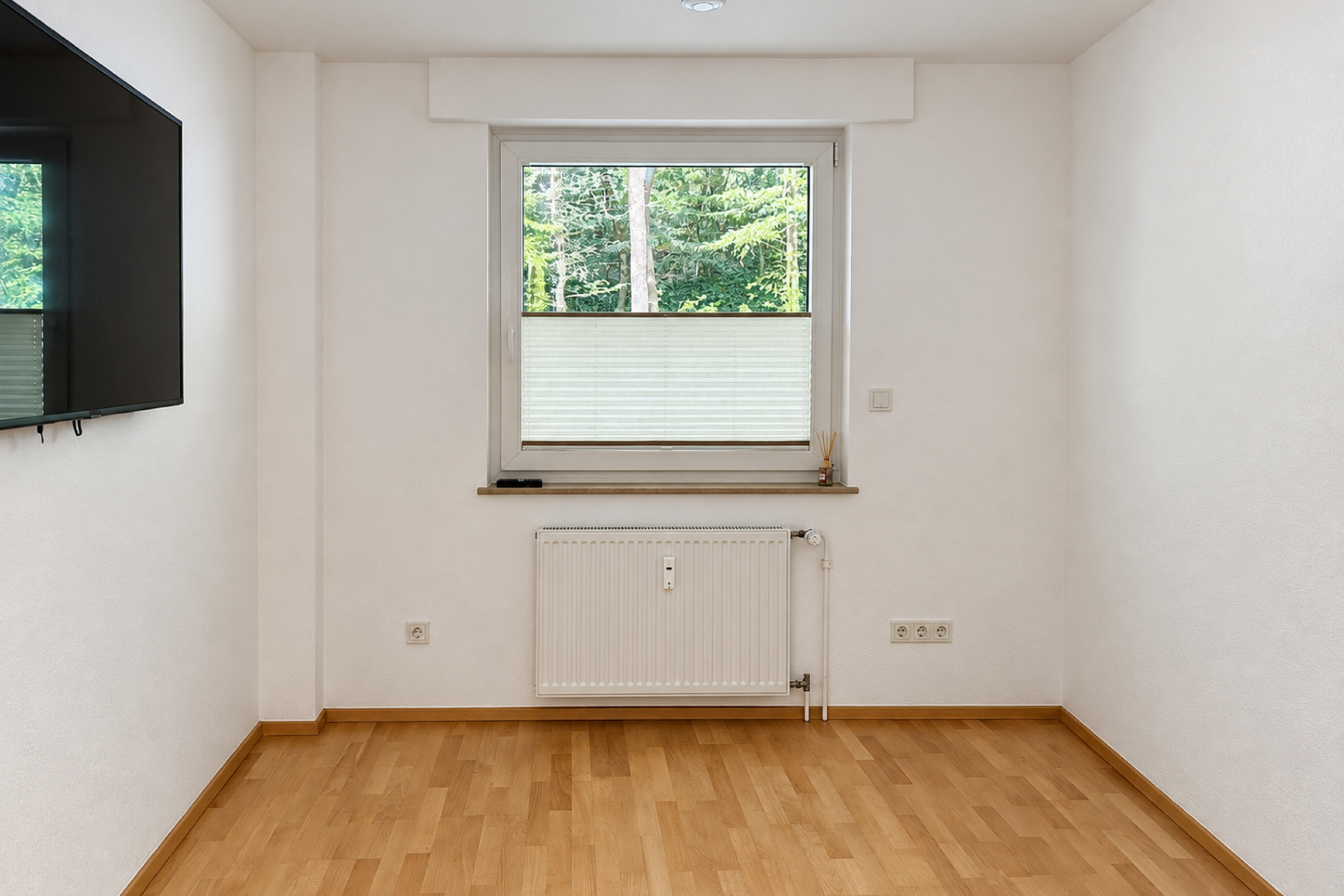  Renovated 1-Bedroom Apartment with Terrace in a Well-Maintained Complex - 物件實景