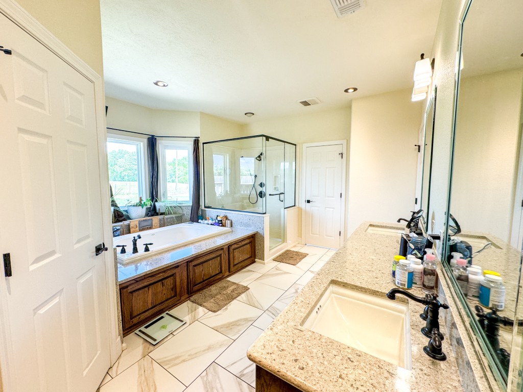 Bloomburg, Texas, 75556, United States, 4 Bedrooms Bedrooms, ,2 BathroomsBathrooms,Residential,For Sale,1789211