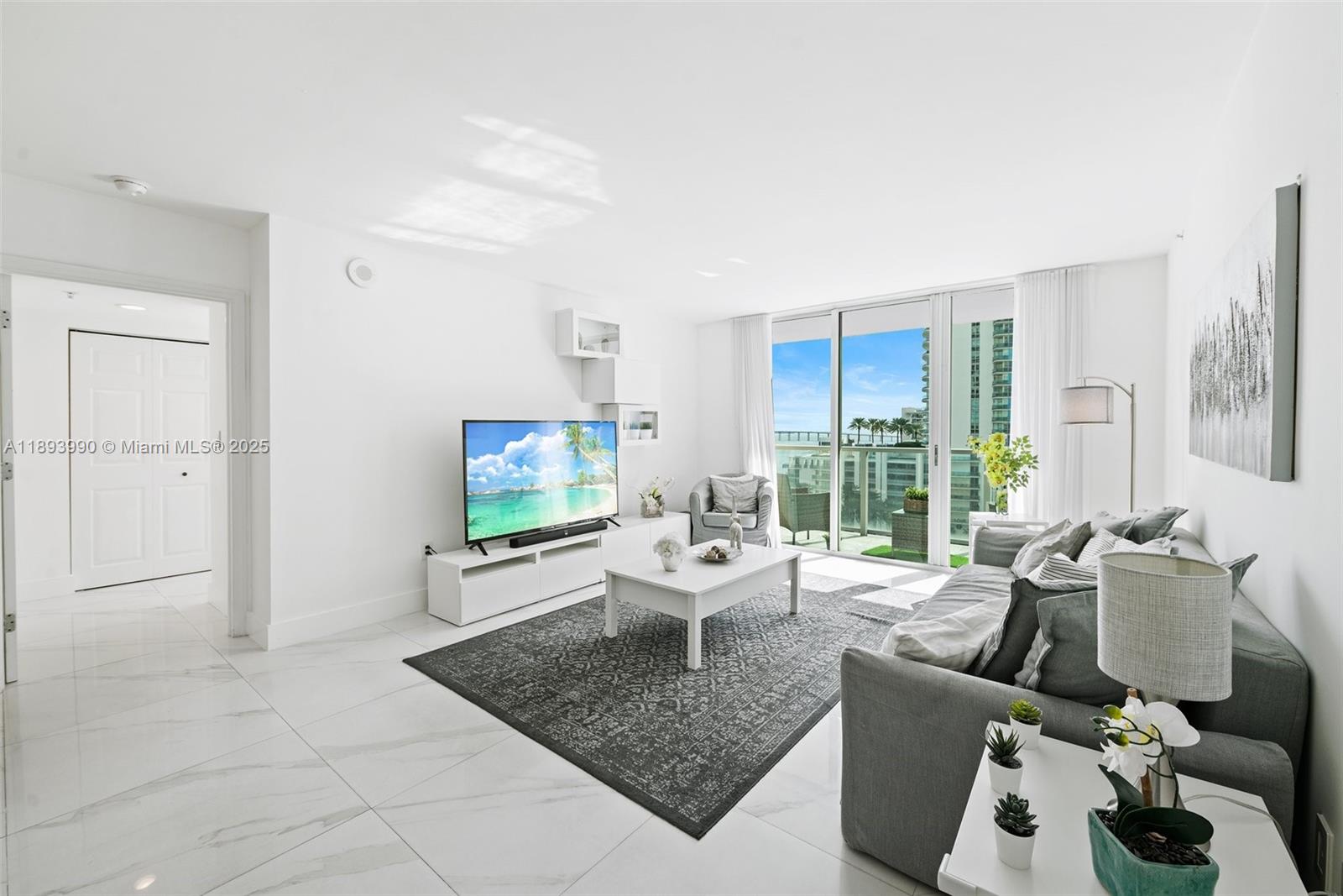 Miami, Florida, 33131, United States, 2 Bedrooms Bedrooms, ,2 BathroomsBathrooms,Residential,For Sale,1962592