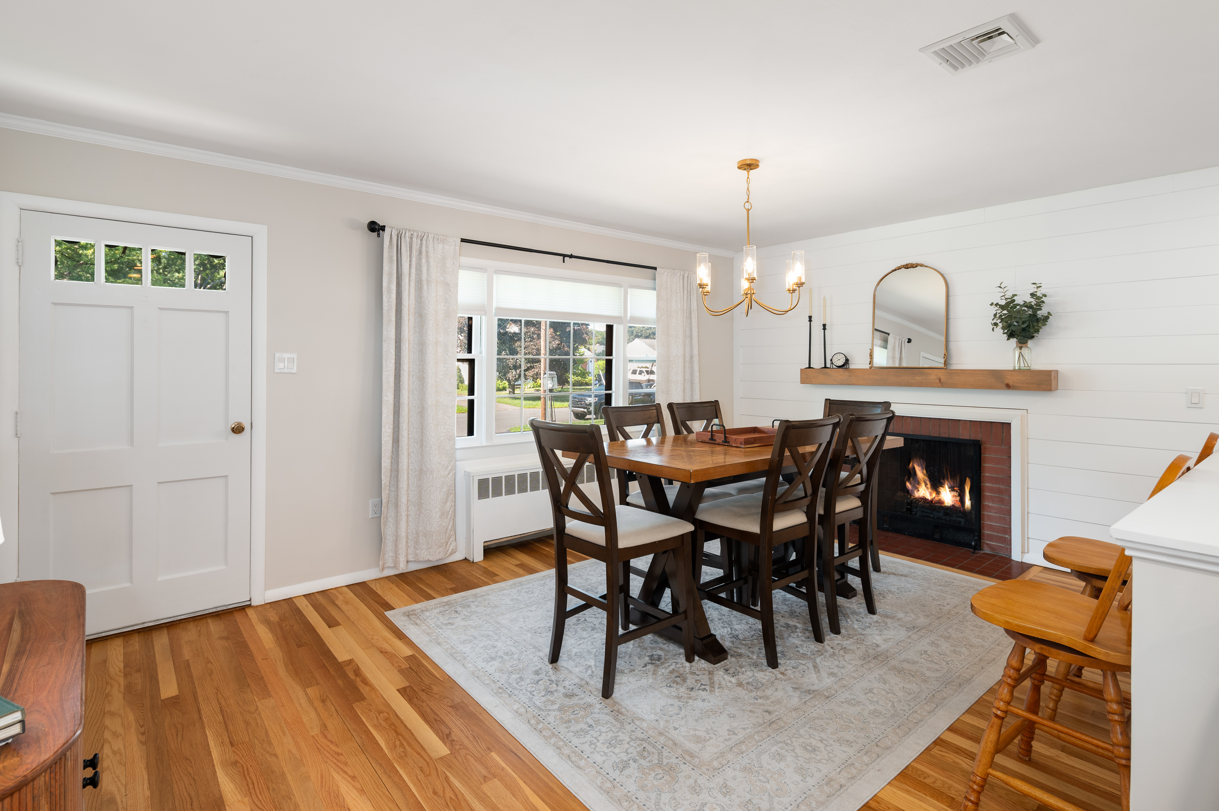  Fully modernized 3-bedroom ranch in a quiet, beautiful neighborhood. - 物件實景