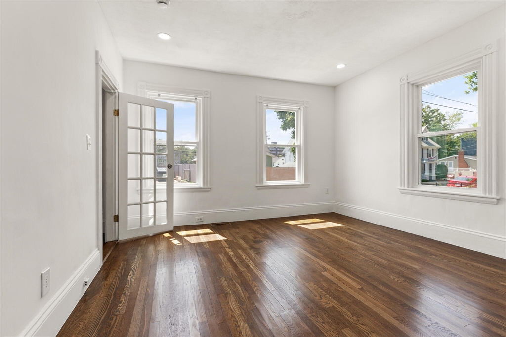 Quincy, Massachusetts, 02169, United States, 3 Bedrooms Bedrooms, ,2 BathroomsBathrooms,Residential,For Sale,1943561