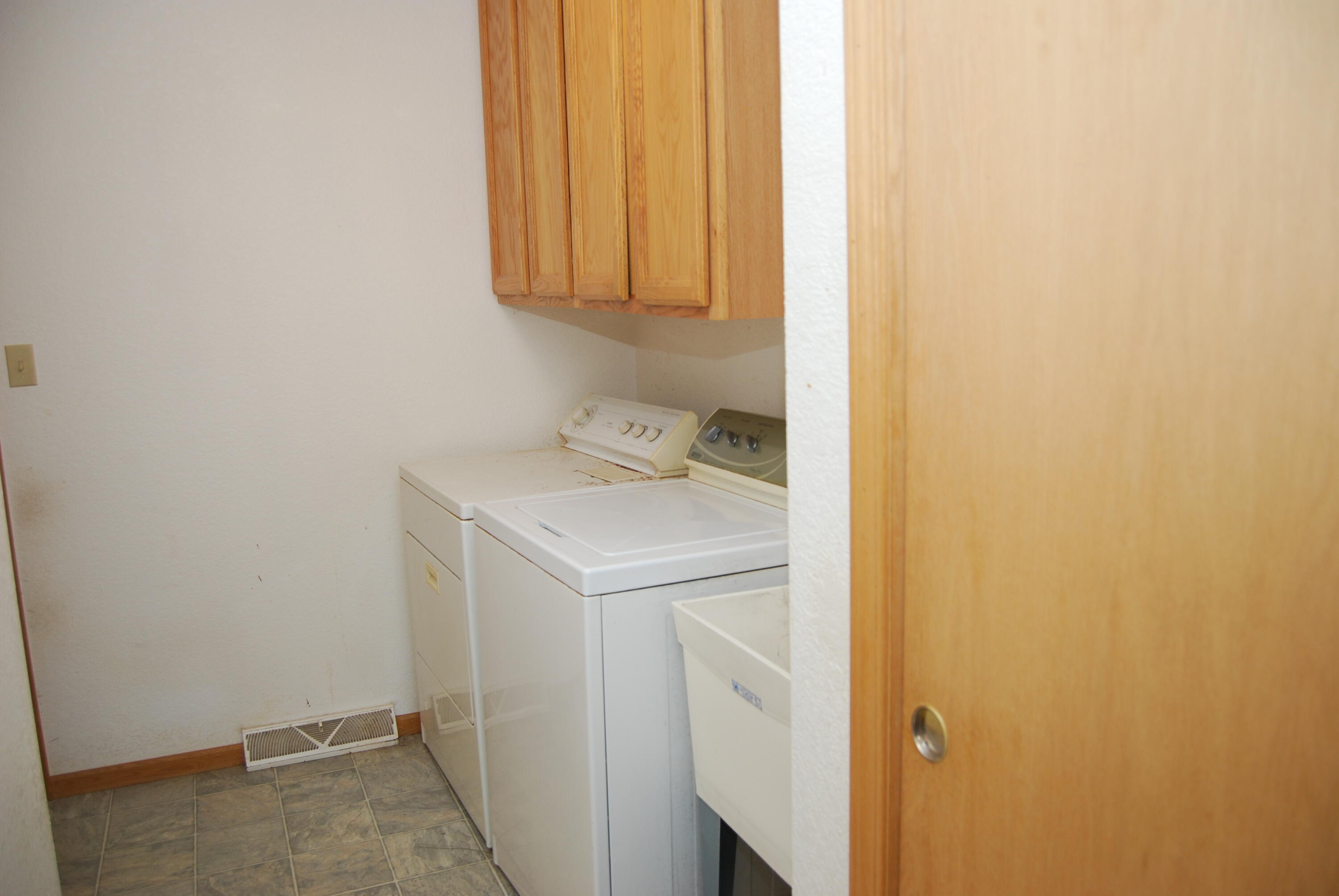 Wayne, Wisconsin, 53002, United States, 3 Bedrooms Bedrooms, ,2 BathroomsBathrooms,Residential,For Sale,2000688