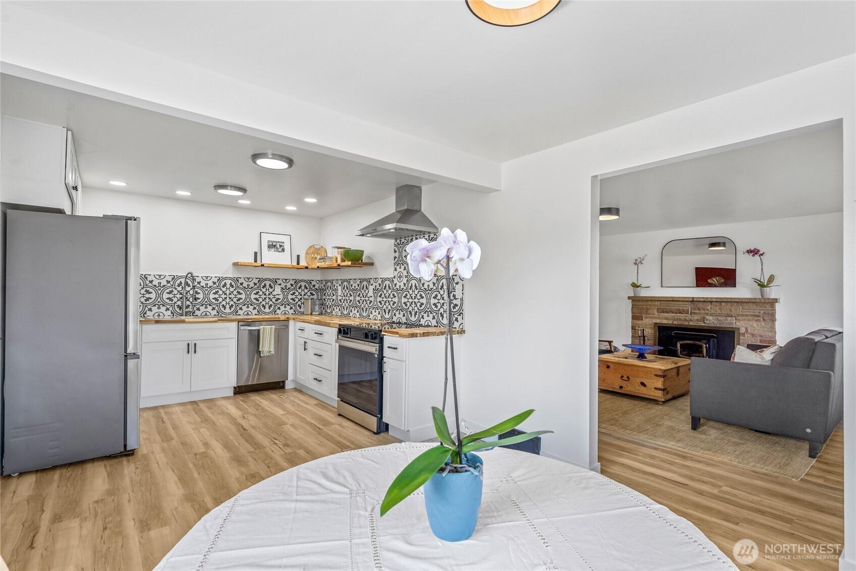 SEATTLE, Washington, 98168, United States, 3 Bedrooms Bedrooms, ,1 BathroomBathrooms,Residential,For Sale,1926365