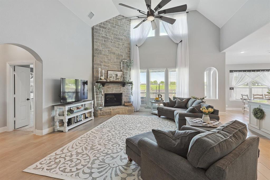 Midlothian, Texas, 76065, United States, 4 Bedrooms Bedrooms, ,3 BathroomsBathrooms,Residential,For Sale,1979860